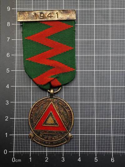  【淘币小摊】限时拍第八百六十八拍   章牌场   年前最后一周之前预留8号9号全部发出请更换最新收货地址不方便收货的请勿参拍或者顺丰到付  - 英国安全驾驶奖章