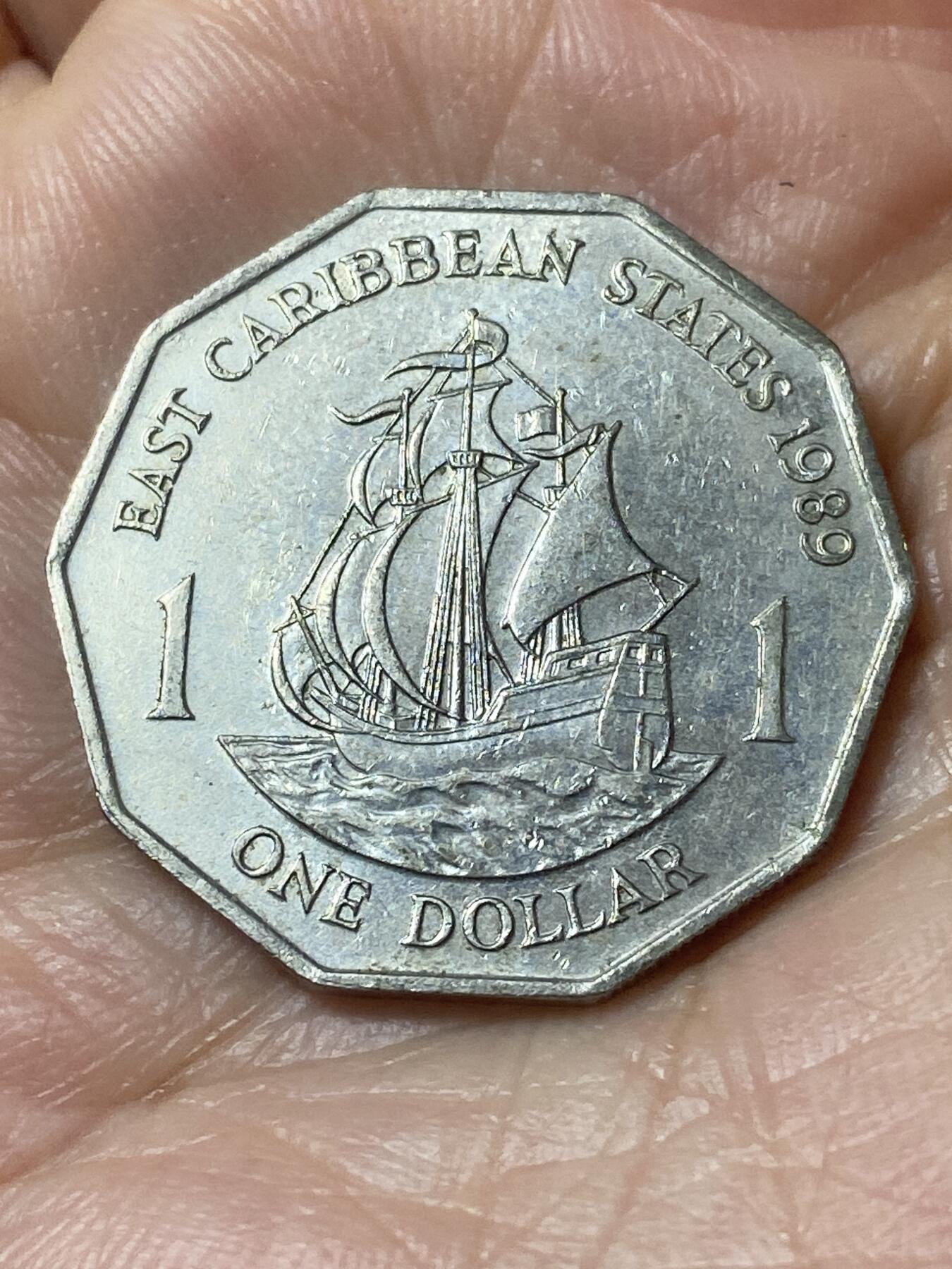 2026年第二十一场(总第一百九十场）外国好品散币场(免佣金) 东加勒比国家1989年1元(伊丽莎白二世中年花冠第二版)