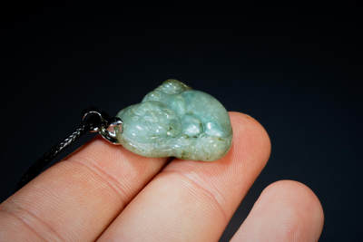 上海都达杂项专场三十四【年后发货全场包邮】  天然冰绿种翡翠（A货）精雕《佛公》挂件88-97