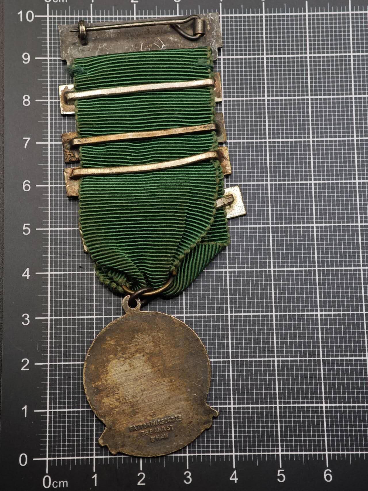  【淘币小摊】限时拍第八百六十八拍   章牌场   年前最后一周之前预留8号9号全部发出请更换最新收货地址不方便收货的请勿参拍或者顺丰到付  英国安全驾驶奖章