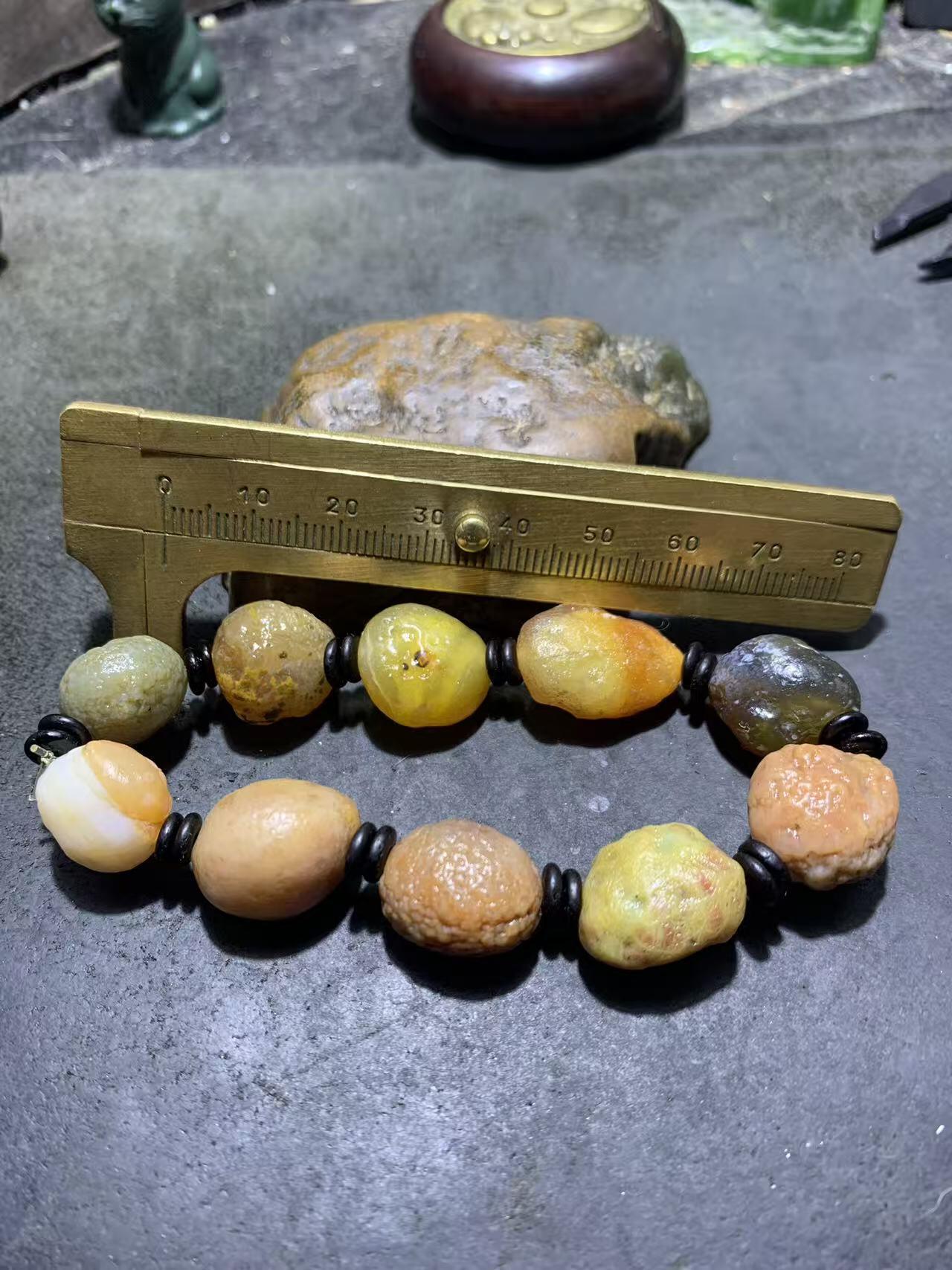 精美戈壁彩珠筋脉石原石手串一条