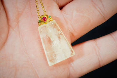 上海都达杂项专场三十四【年后发货全场包邮】  天然水晶无事牌吊坠挂件 附鉴定证书88-310