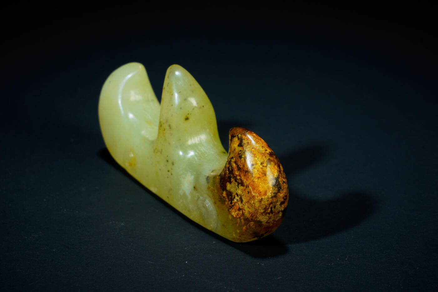 上海都达杂项专场二十六（全场包邮）  古玉山字笔架88-30