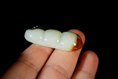 上海都达杂项专场三十四【年后发货全场包邮】  天然和田玉精雕《福豆》挂件88-81