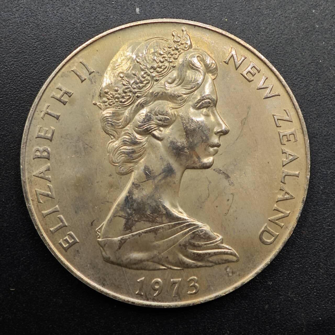  【淘币小摊】限时拍第八百七十拍   克朗币邮币封场    年前最后一场结束全部发出请更换最新收货地址不方便收货的请勿参拍或者顺丰到付 新西兰1973年1元国徽纪念币