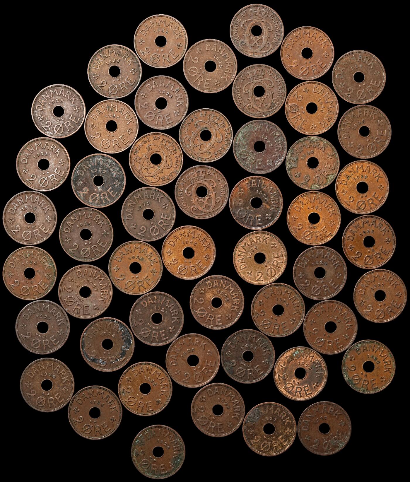 修遠堂世界钱币第104期 丹麦中孔2欧尔铜币50枚，1927-1940年