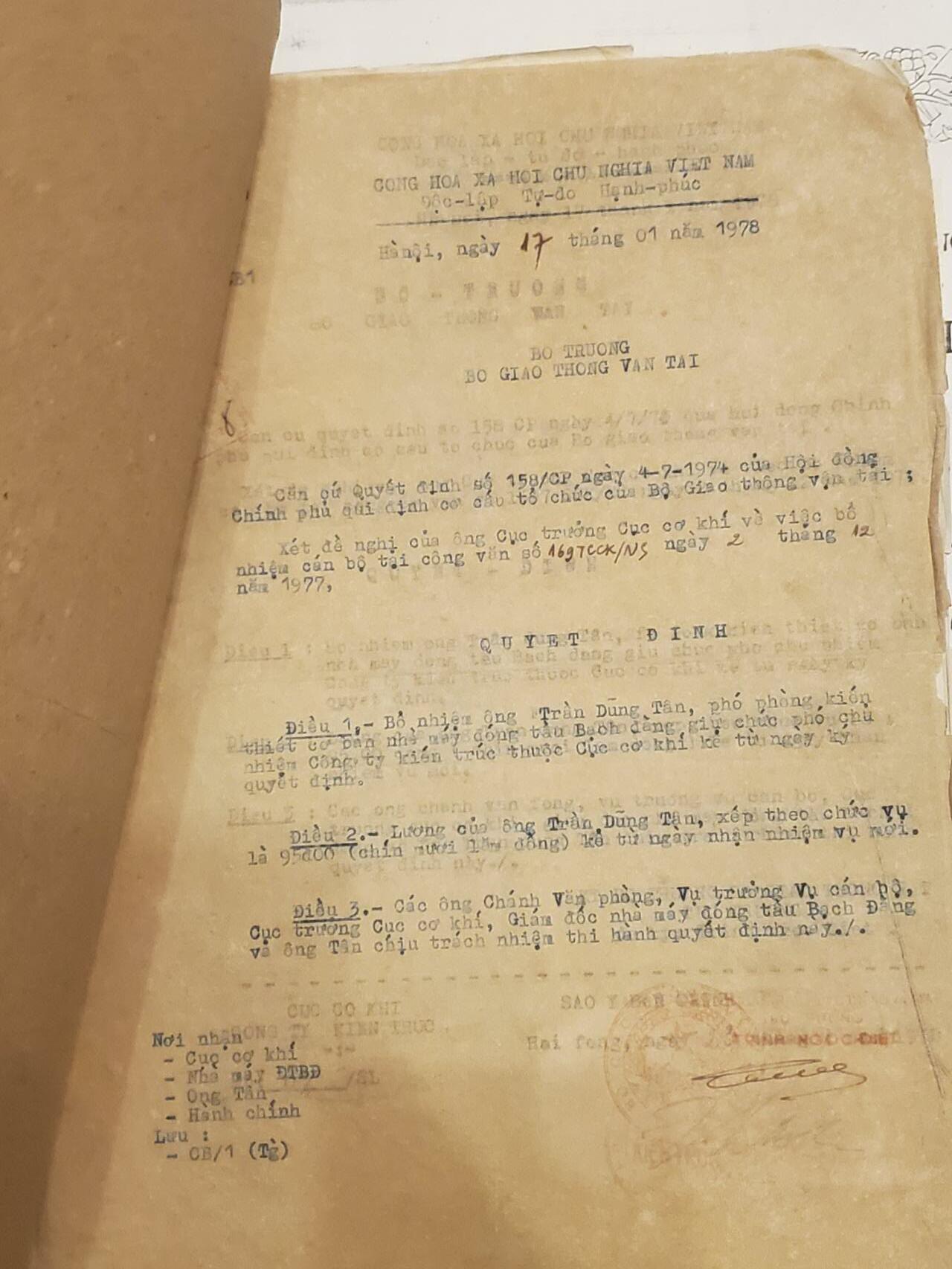 韵星假日军品类拍卖第40期 -- Rimey Holidays Militaria Auction 40 越南越战军官河内地区干部陈勇新大全套（详情见拍品介绍）