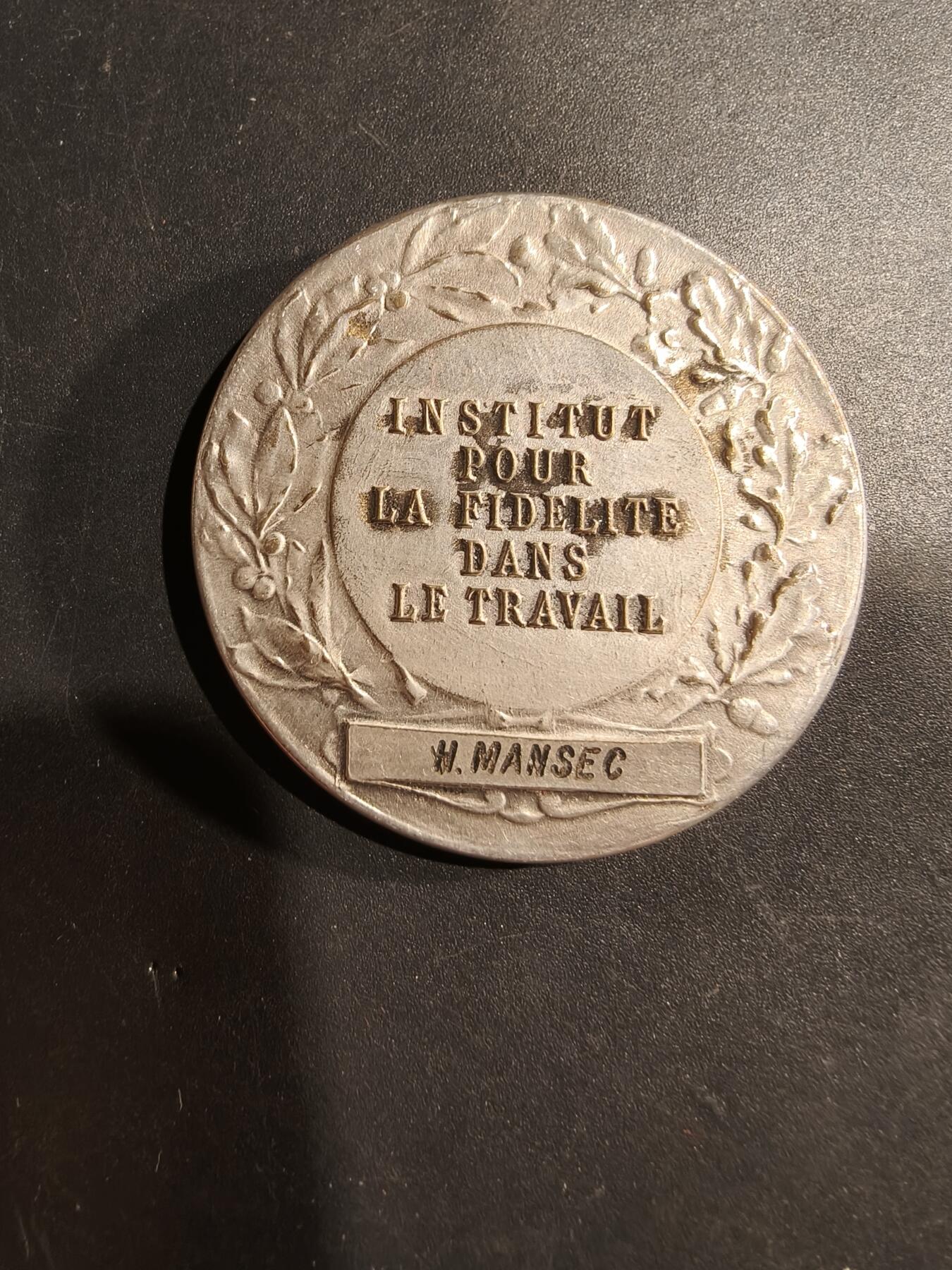 老王徽章第181期 法国忠诚工作镀银大铜章     公鸡头玛丽安娜      原盒     直径41mm    重量29.6g