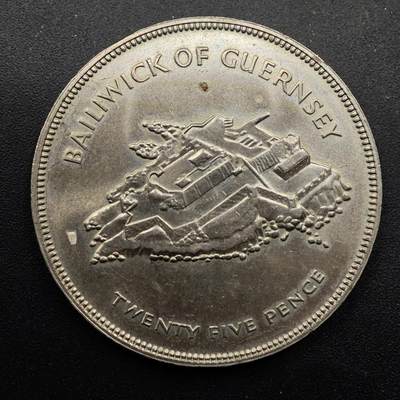  【淘币小摊】限时拍第八百七十拍   克朗币邮币封场    年前最后一场结束全部发出请更换最新收货地址不方便收货的请勿参拍或者顺丰到付 - 根西岛1977年女王登基银禧25便士纪念币