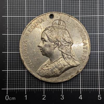  【淘币小摊】限时拍第八百六十八拍   章牌场   年前最后一周之前预留8号9号全部发出请更换最新收货地址不方便收货的请勿参拍或者顺丰到付  - 英国维多利亚女王登基钻禧纪念章