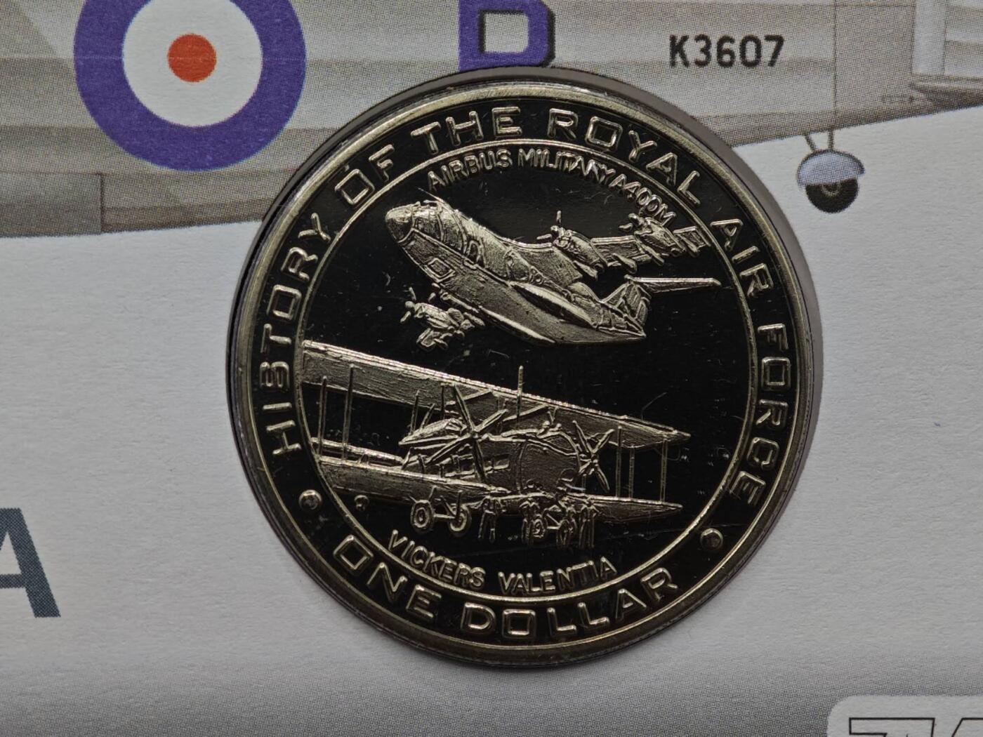  【淘币小摊】限时拍第八百七十拍   克朗币邮币封场    年前最后一场结束全部发出请更换最新收货地址不方便收货的请勿参拍或者顺丰到付 瑙鲁2007年英国皇家空军飞机历史1元纪念币邮币封