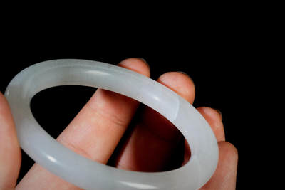 上海都达杂项专场三十四【年后发货全场包邮】  金丝玉圆条手镯88-46