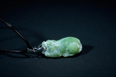 上海都达杂项专场二十六（全场包邮）  - 天然和田玉碧玉精雕《貔貅》挂件88-75