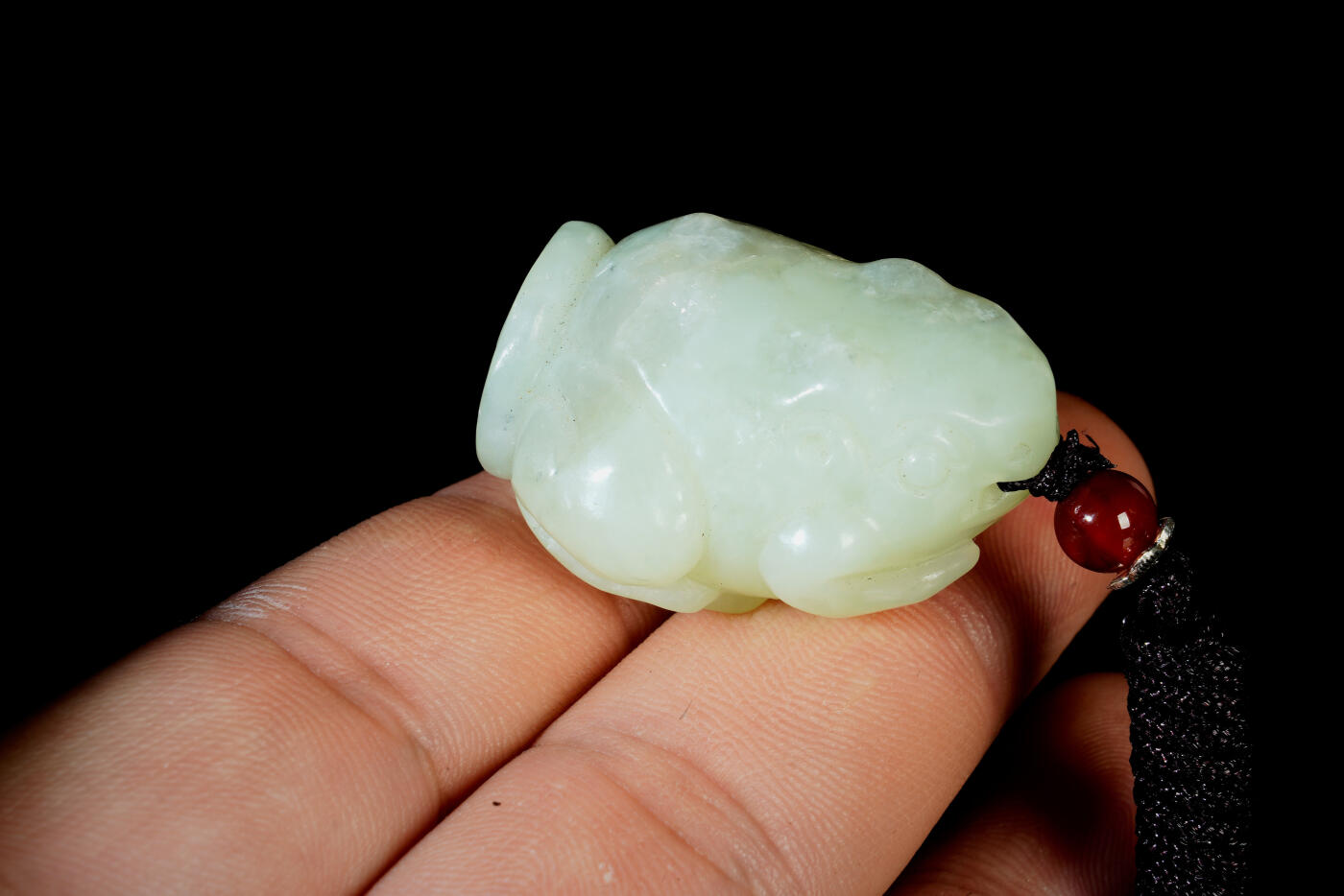 上海都达杂项专场二十六（全场包邮）  天然和田玉精雕《招财金蟾》挂件88-83