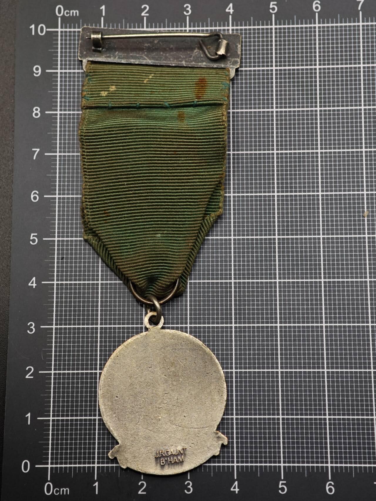  【淘币小摊】限时拍第八百六十八拍   章牌场   年前最后一周之前预留8号9号全部发出请更换最新收货地址不方便收货的请勿参拍或者顺丰到付  英国安全驾驶奖章