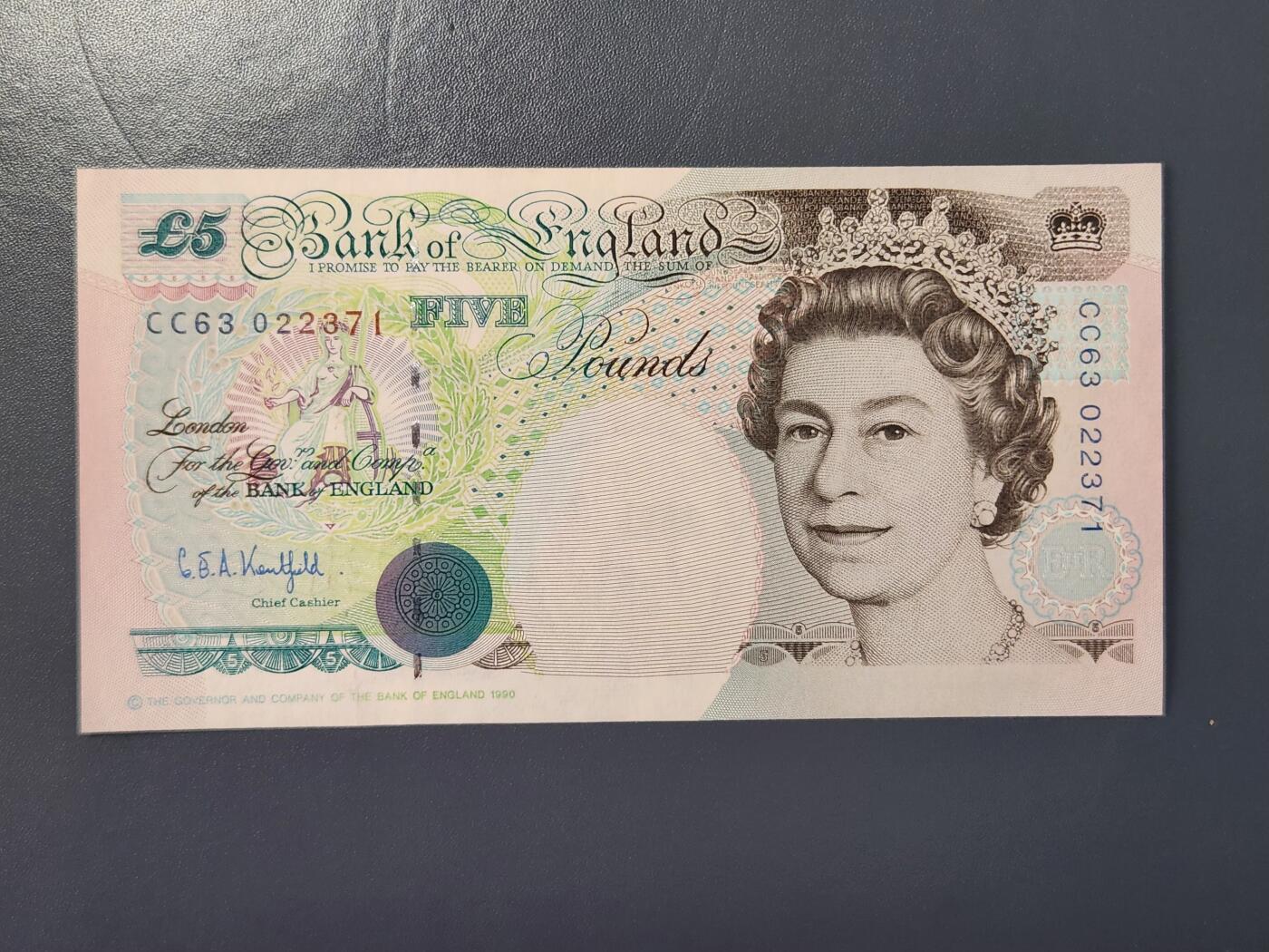 2月8号晚上8点 外国纸币自动截拍第21场 5镑 几乎全新