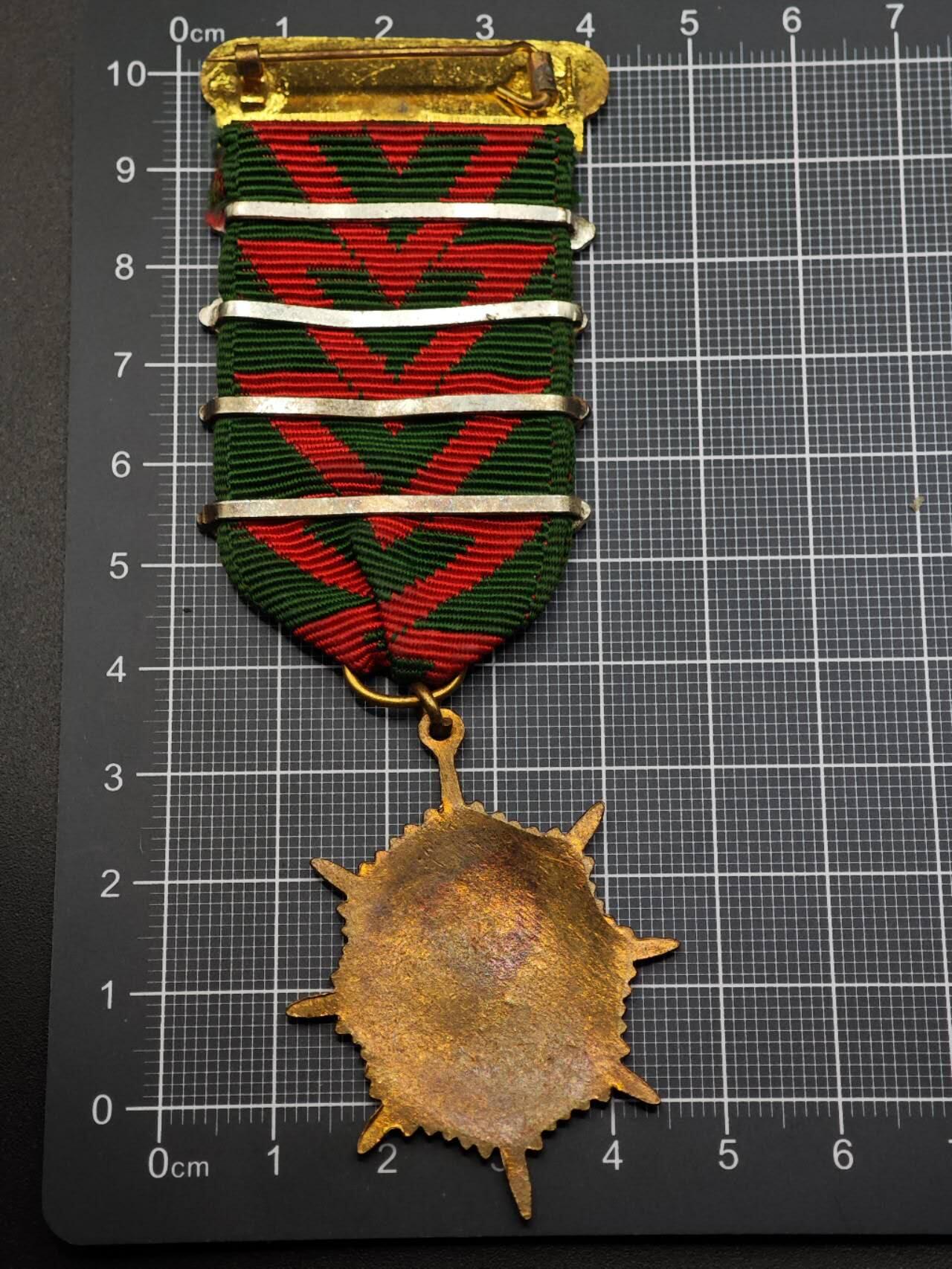  【淘币小摊】限时拍第八百六十八拍   章牌场   年前最后一周之前预留8号9号全部发出请更换最新收货地址不方便收货的请勿参拍或者顺丰到付  英国安全驾驶奖章