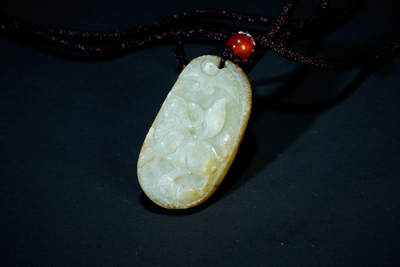 上海都达杂项专场二十六（全场包邮）  - 天然和田玉精雕《牛气冲天》挂件88-82