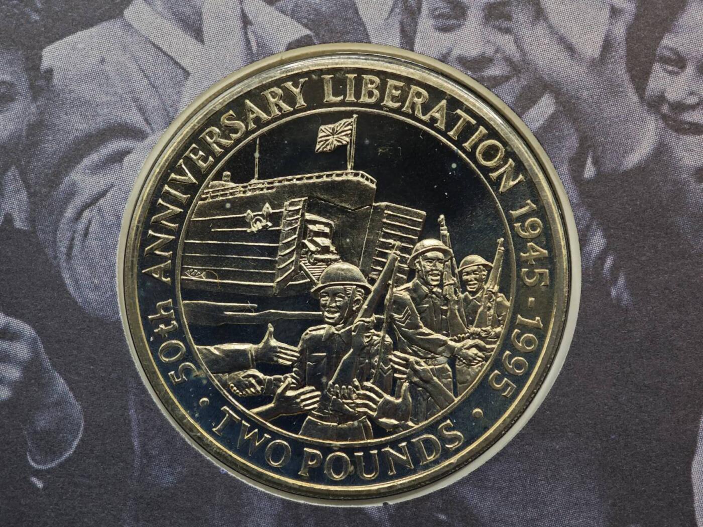  【淘币小摊】限时拍第八百七十拍   克朗币邮币封场    年前最后一场结束全部发出请更换最新收货地址不方便收货的请勿参拍或者顺丰到付 根西岛1995年解放50周年2镑纪念币邮币封