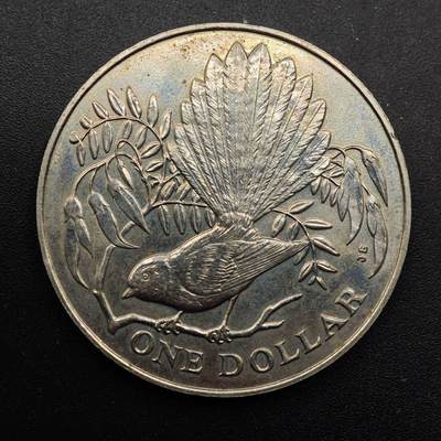  【淘币小摊】限时拍第八百七十拍   克朗币邮币封场    年前最后一场结束全部发出请更换最新收货地址不方便收货的请勿参拍或者顺丰到付 - 新西兰1980年1元凤尾鸟纪念币