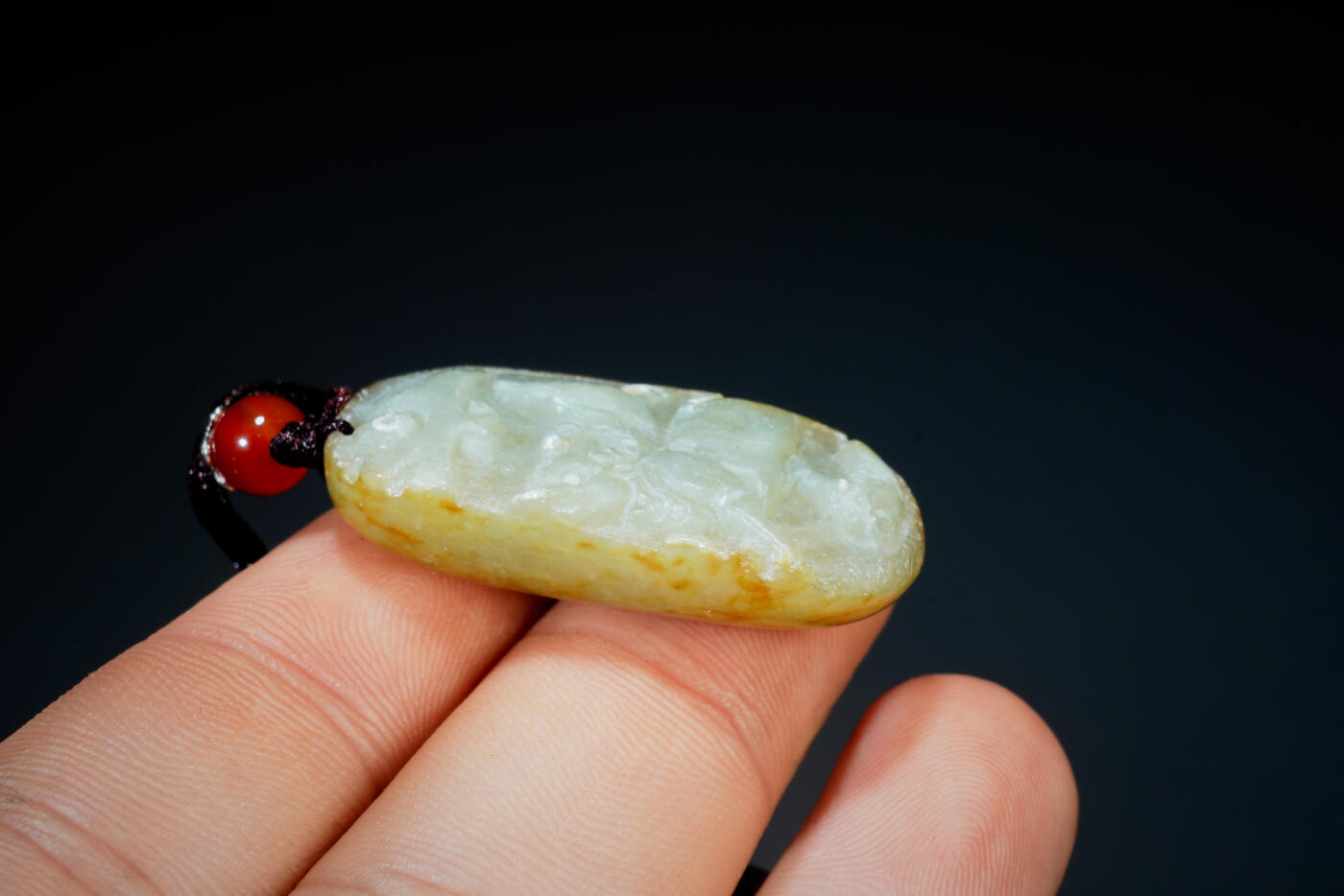 上海都达杂项专场二十六（全场包邮）  天然和田玉精雕《牛气冲天》挂件88-82