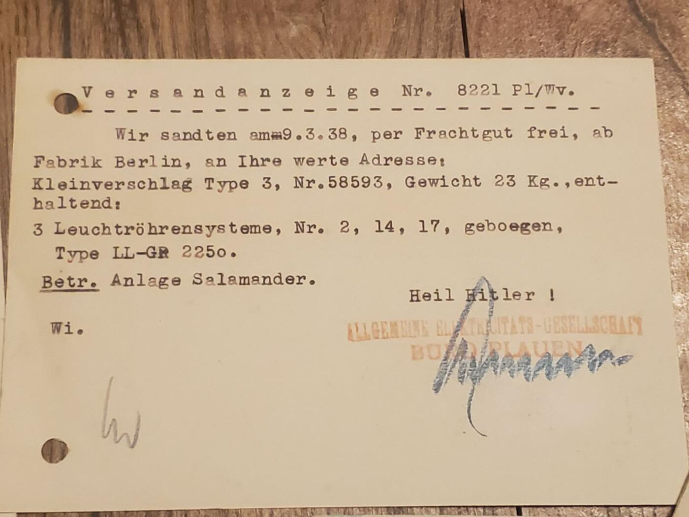 韵星假日军品类拍卖第40期 -- Rimey Holidays Militaria Auction 40 Nazi德国二战士兵穆勒鲁道夫套证 -- 带有nazi经典红本帝国劳工阵线证 1940二战时期枪械受训设计证书 1945-1946美国占领德国颁发战俘证明和释放证明 其家庭一战时期明信片 其本人二战时期军邮明信片等 原主出生于一战 在二战既有民事服务和军事服务 后被美军俘虏并释放 证书保存完好  