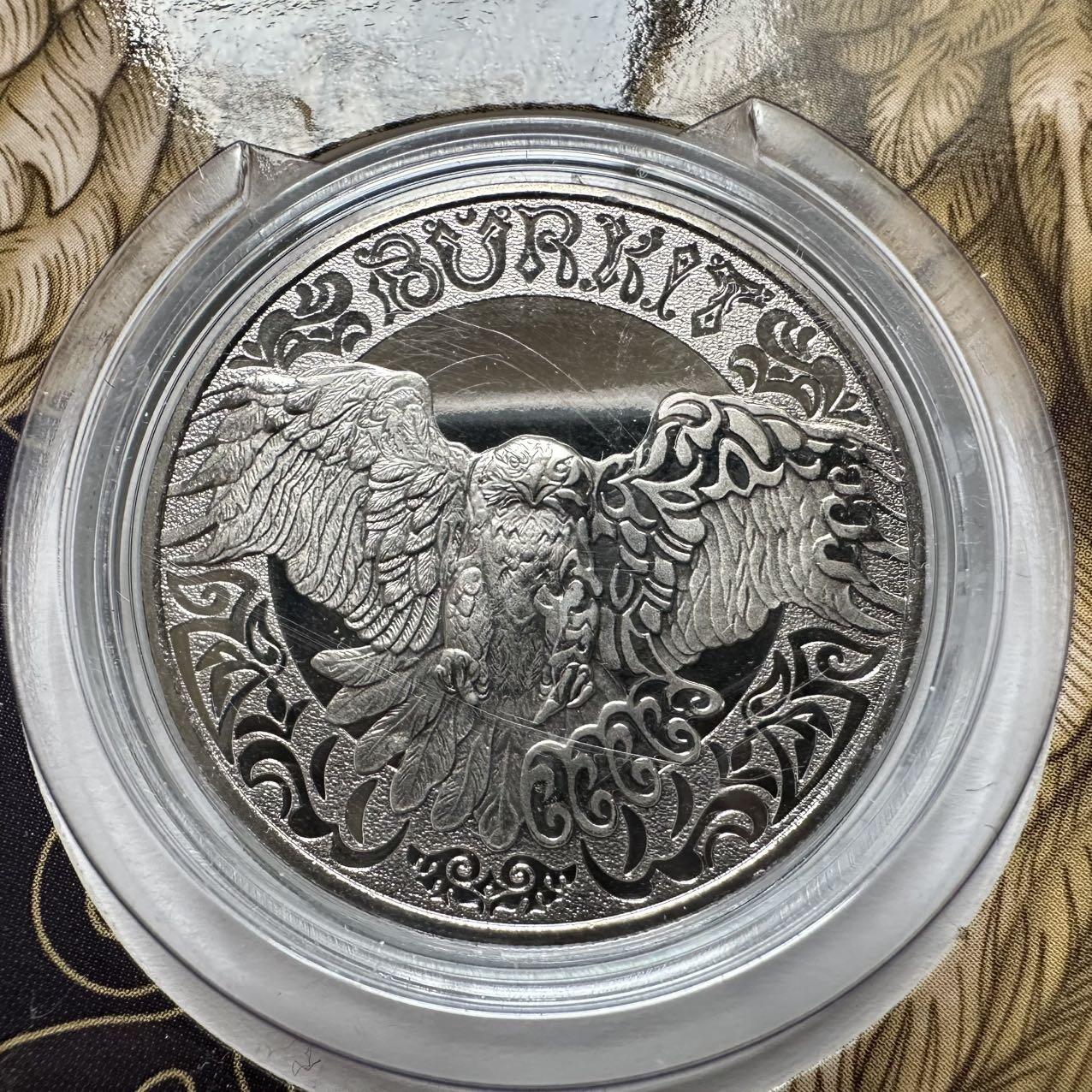 🌹外币初藏🌹🐯2026年第18场 快递将在12号停运 年前需发货的抓紧 ，年后正月十五恢复发货 哈萨克斯坦2022年金雕100坚戈纪念币 发行量3万枚 精制币