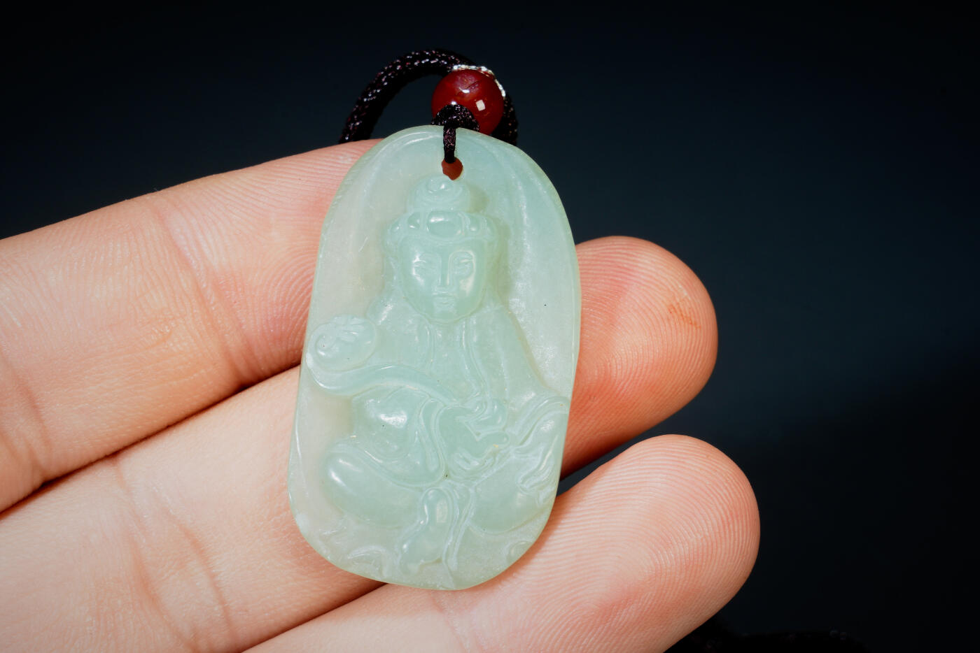 上海都达杂项专场二十六（全场包邮）  天然和田玉精雕《持莲观音》挂件 88-89