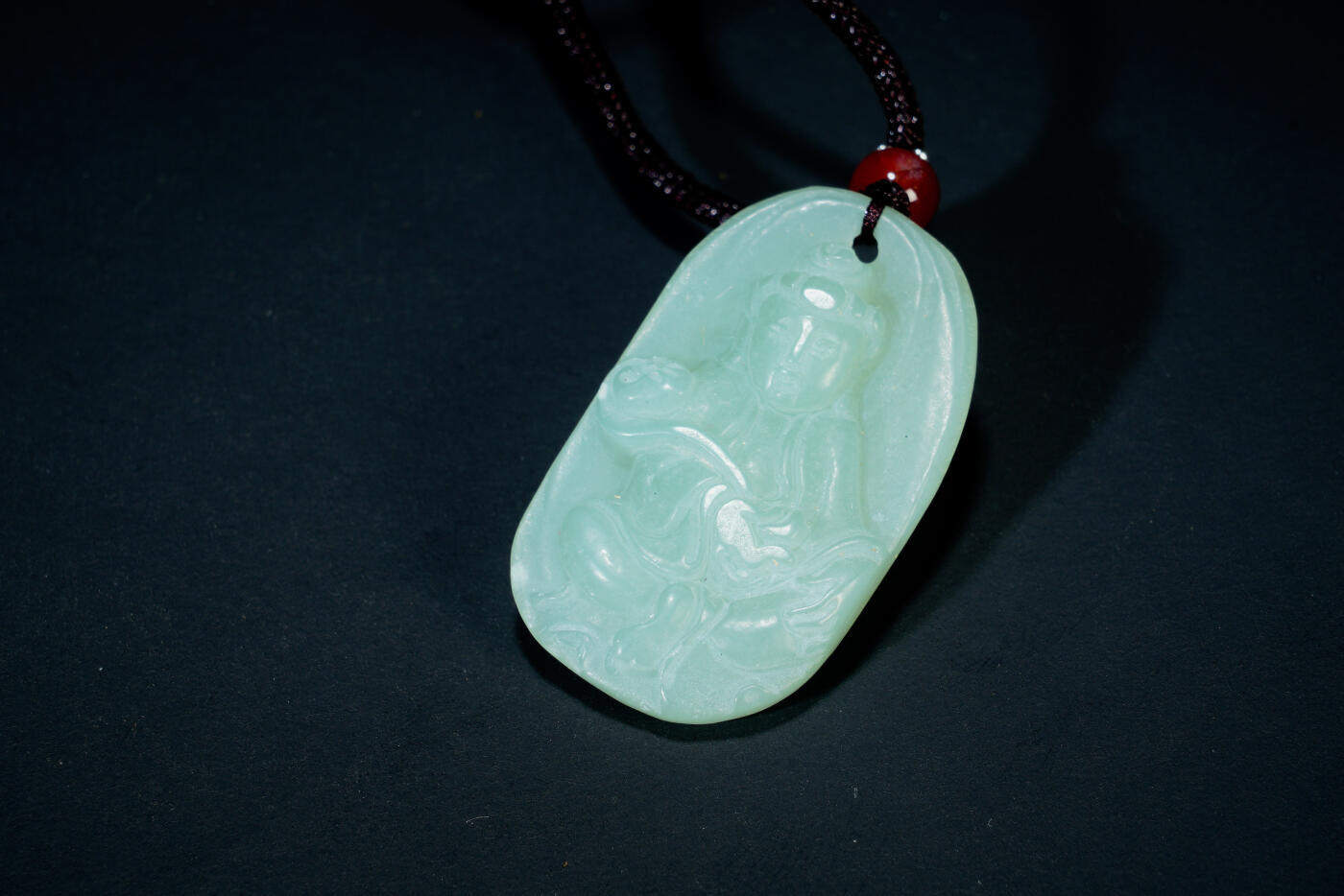 上海都达杂项专场二十六（全场包邮）  天然和田玉精雕《持莲观音》挂件 88-89