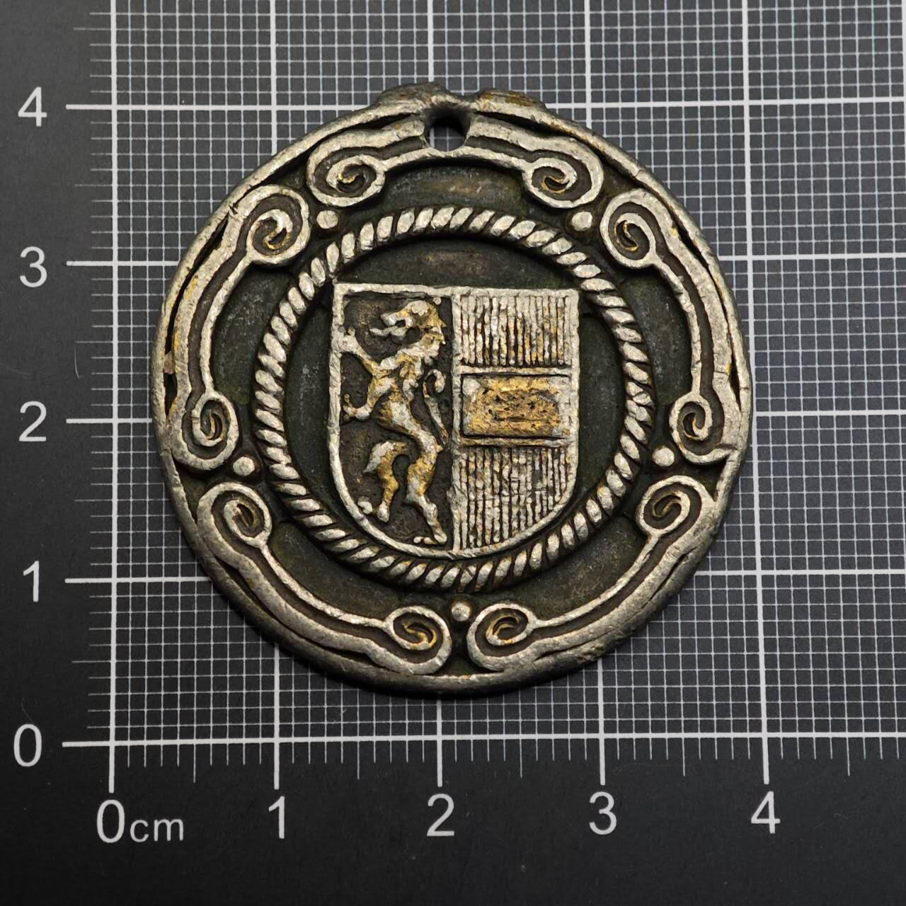  【淘币小摊】限时拍第八百六十八拍   章牌场   年前最后一周之前预留8号9号全部发出请更换最新收货地址不方便收货的请勿参拍或者顺丰到付  莫扎特纪念章