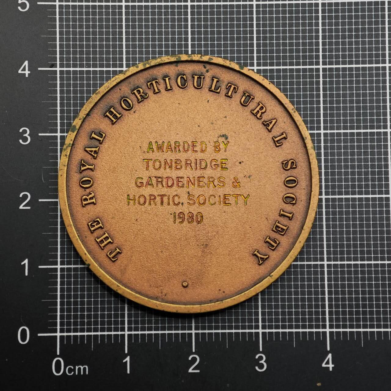  【淘币小摊】限时拍第八百六十八拍   章牌场   年前最后一周之前预留8号9号全部发出请更换最新收货地址不方便收货的请勿参拍或者顺丰到付  皇家园艺学校纪念章