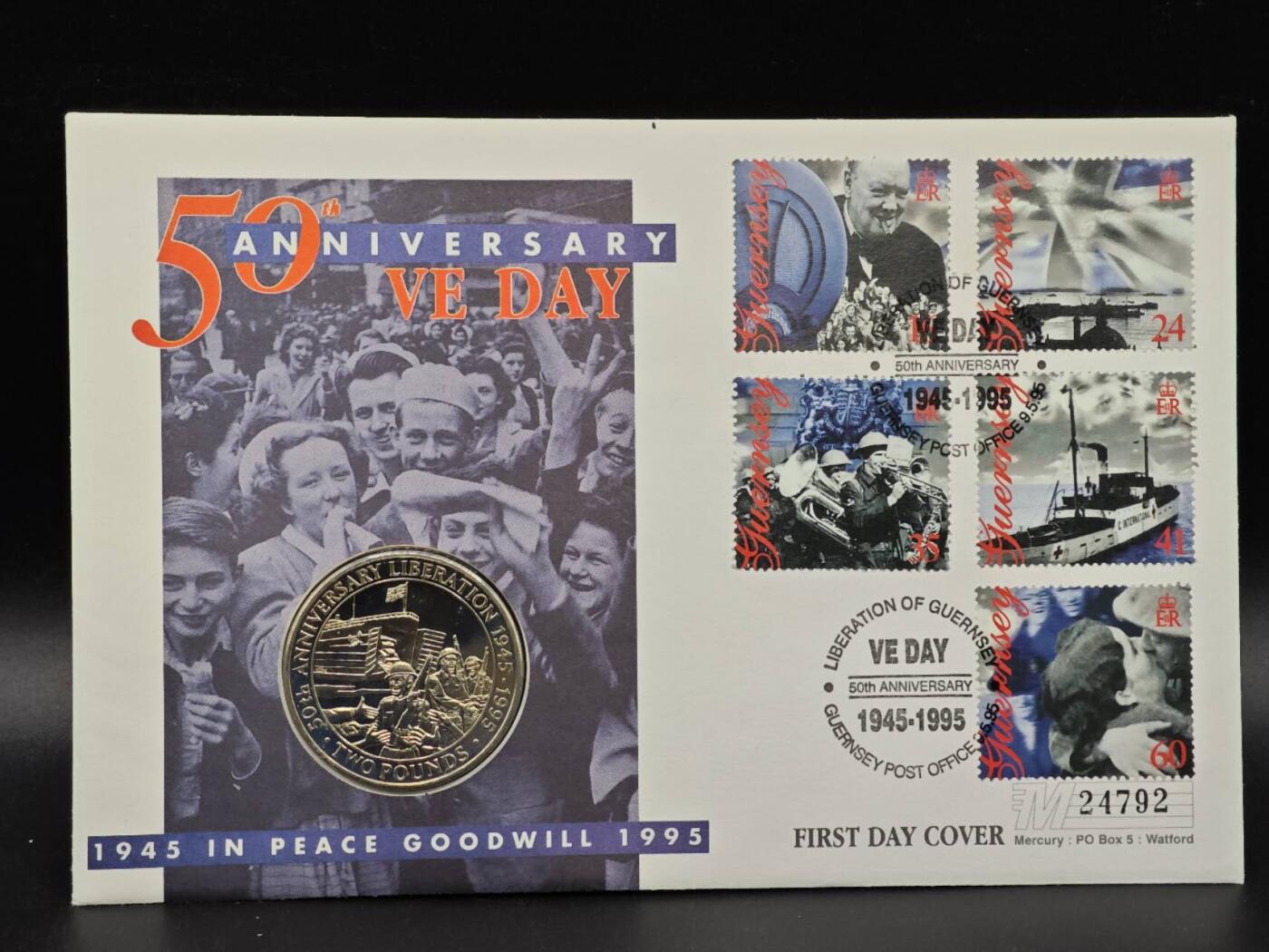  【淘币小摊】限时拍第八百七十拍   克朗币邮币封场    年前最后一场结束全部发出请更换最新收货地址不方便收货的请勿参拍或者顺丰到付 根西岛1995年解放50周年2镑纪念币邮币封