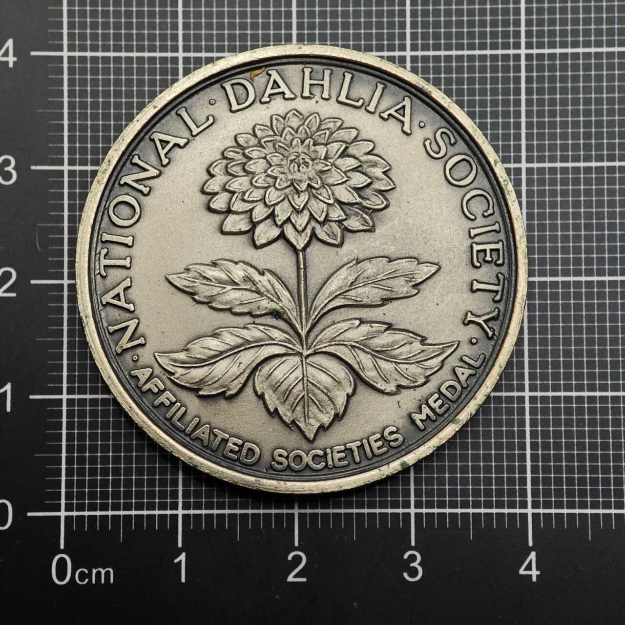  【淘币小摊】限时拍第八百六十八拍   章牌场   年前最后一周之前预留8号9号全部发出请更换最新收货地址不方便收货的请勿参拍或者顺丰到付  英国园艺比赛纪念章