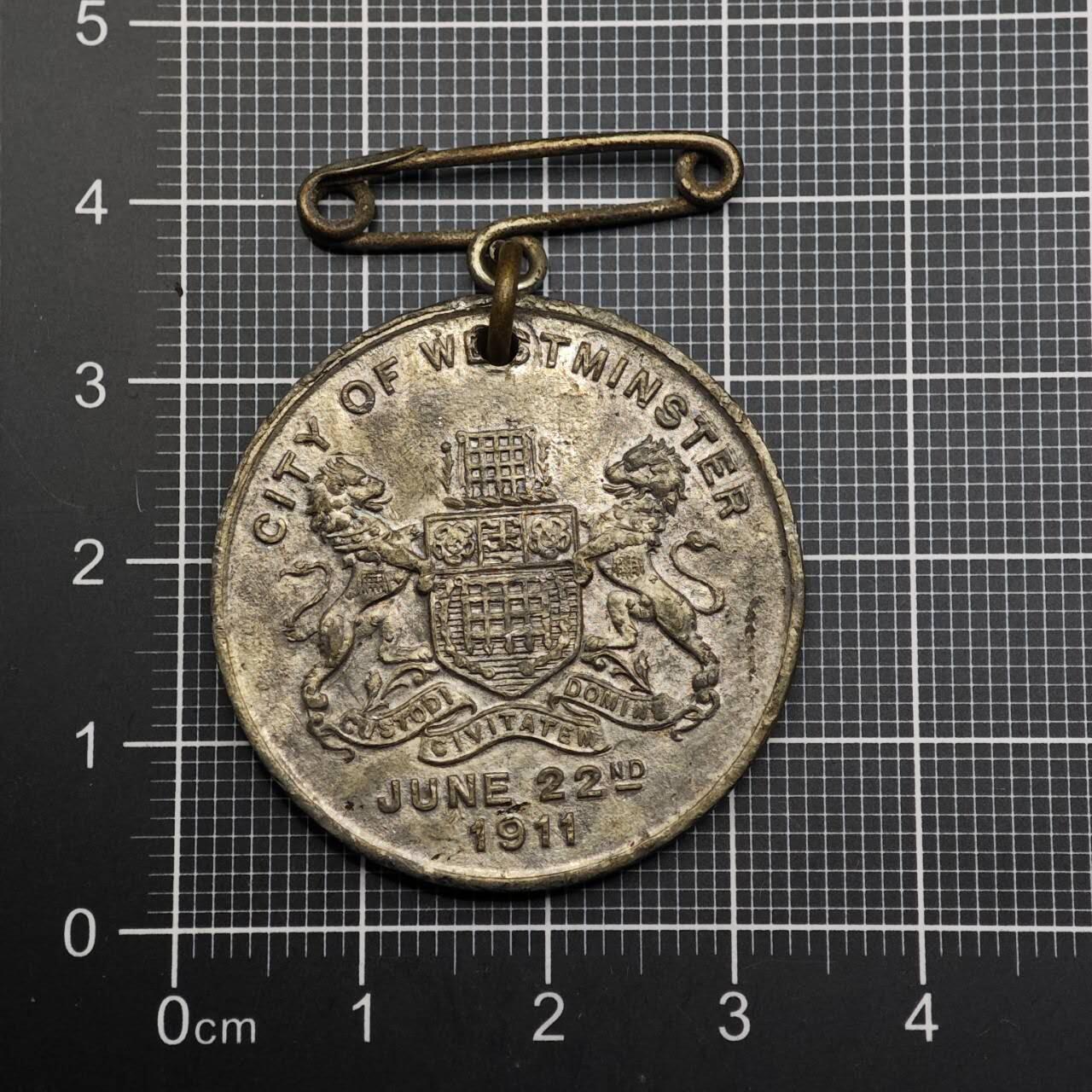  【淘币小摊】限时拍第八百六十八拍   章牌场   年前最后一周之前预留8号9号全部发出请更换最新收货地址不方便收货的请勿参拍或者顺丰到付  英国乔治五世加冕纪念章