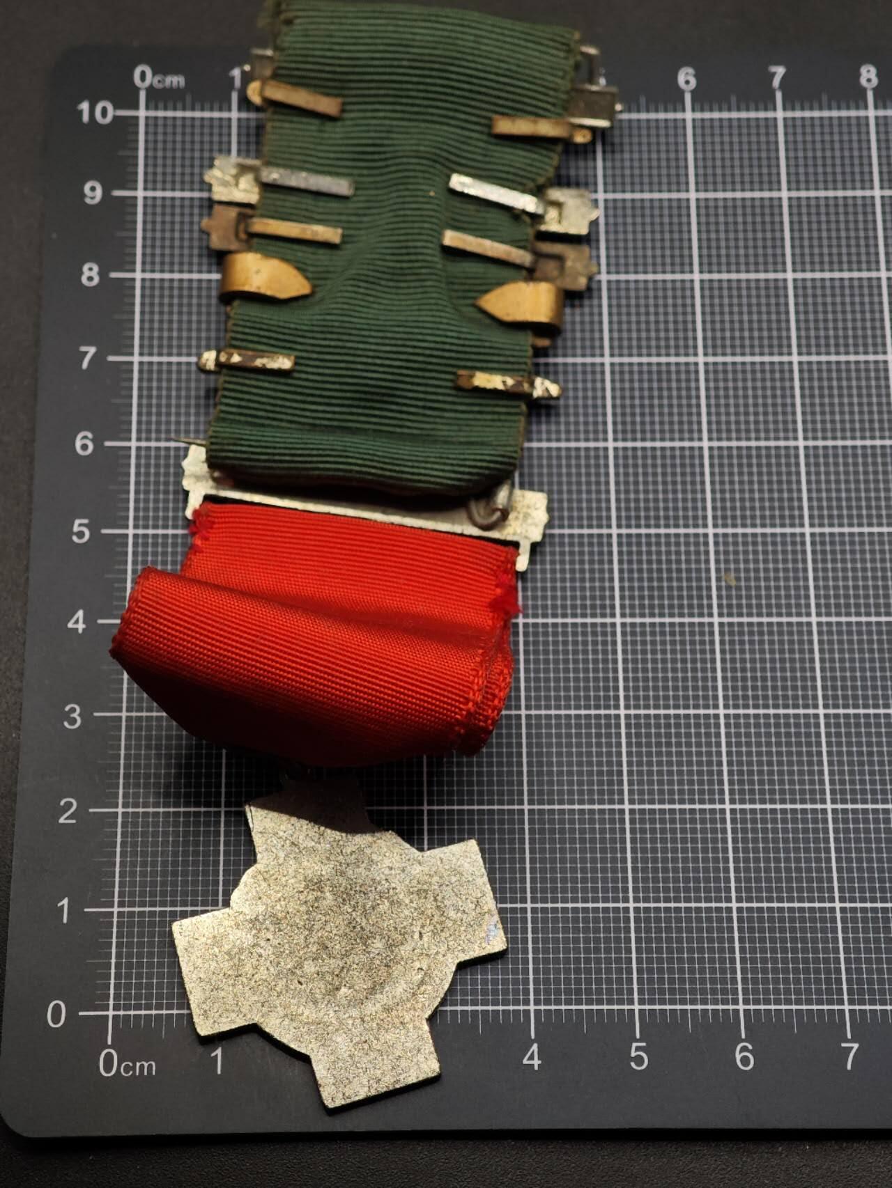  【淘币小摊】限时拍第八百六十八拍   章牌场   年前最后一周之前预留8号9号全部发出请更换最新收货地址不方便收货的请勿参拍或者顺丰到付  英国安全驾驶奖章