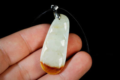 上海都达杂项专场三十四【年后发货全场包邮】  天然和田玉精雕《福豆》挂件88-81