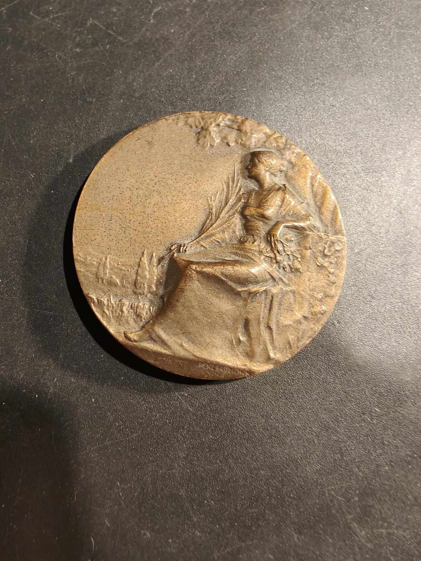 老王徽章第181期 法国二战解放鲁昂市30周年大铜章    原盒    直径45mm    重量40g