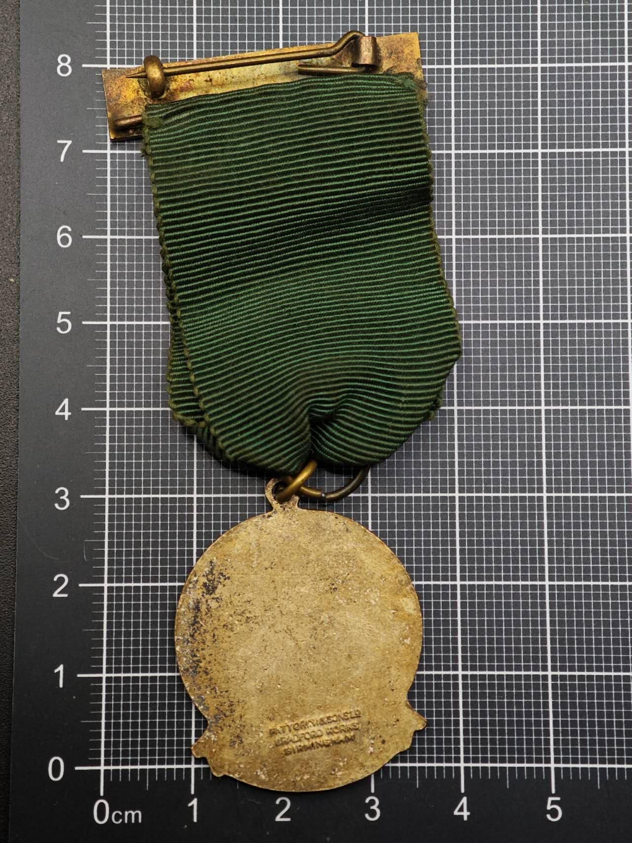  【淘币小摊】限时拍第八百六十八拍   章牌场   年前最后一周之前预留8号9号全部发出请更换最新收货地址不方便收货的请勿参拍或者顺丰到付  英国安全驾驶奖章