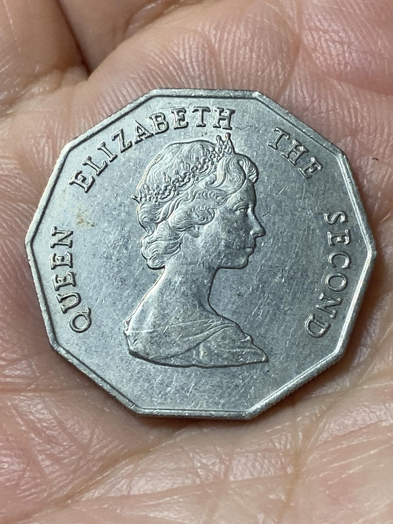 2026年第二十一场(总第一百九十场）外国好品散币场(免佣金) 东加勒比国家1989年1元(伊丽莎白二世中年花冠第二版)