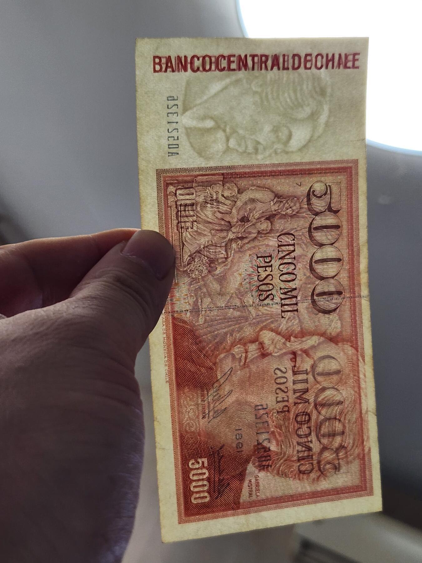 2月9号晚上8点 外国纸币自动截拍第22场 智利5000美品稀少