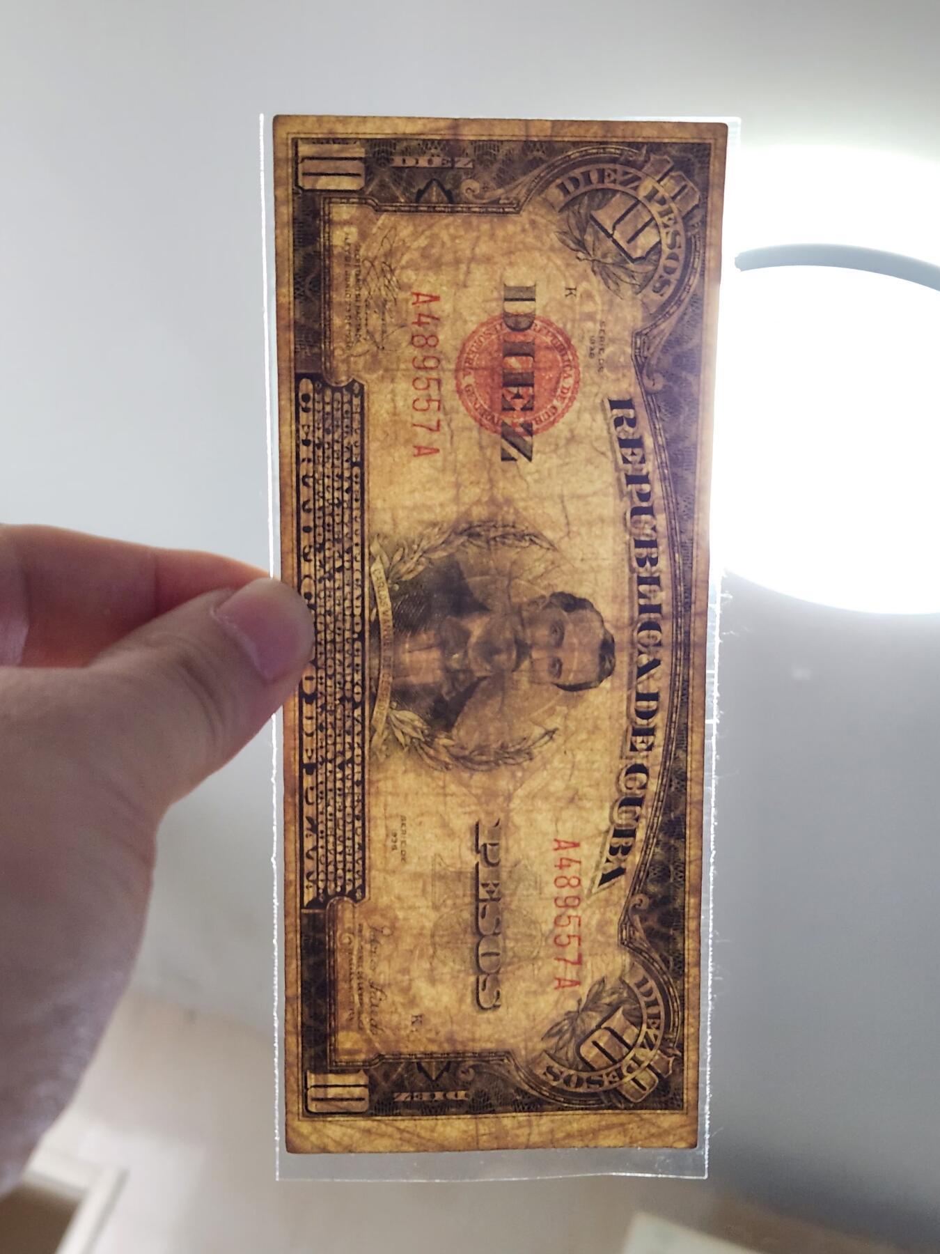 2月9号晚上8点 外国纸币自动截拍第22场 古巴10比索1938年  AA字冠 早期银币券较少