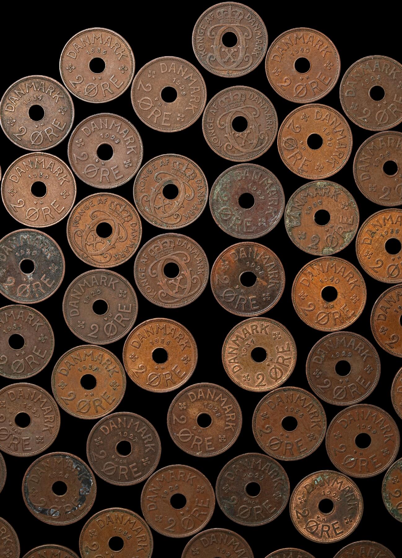 修遠堂世界钱币第104期 丹麦中孔2欧尔铜币50枚，1927-1940年