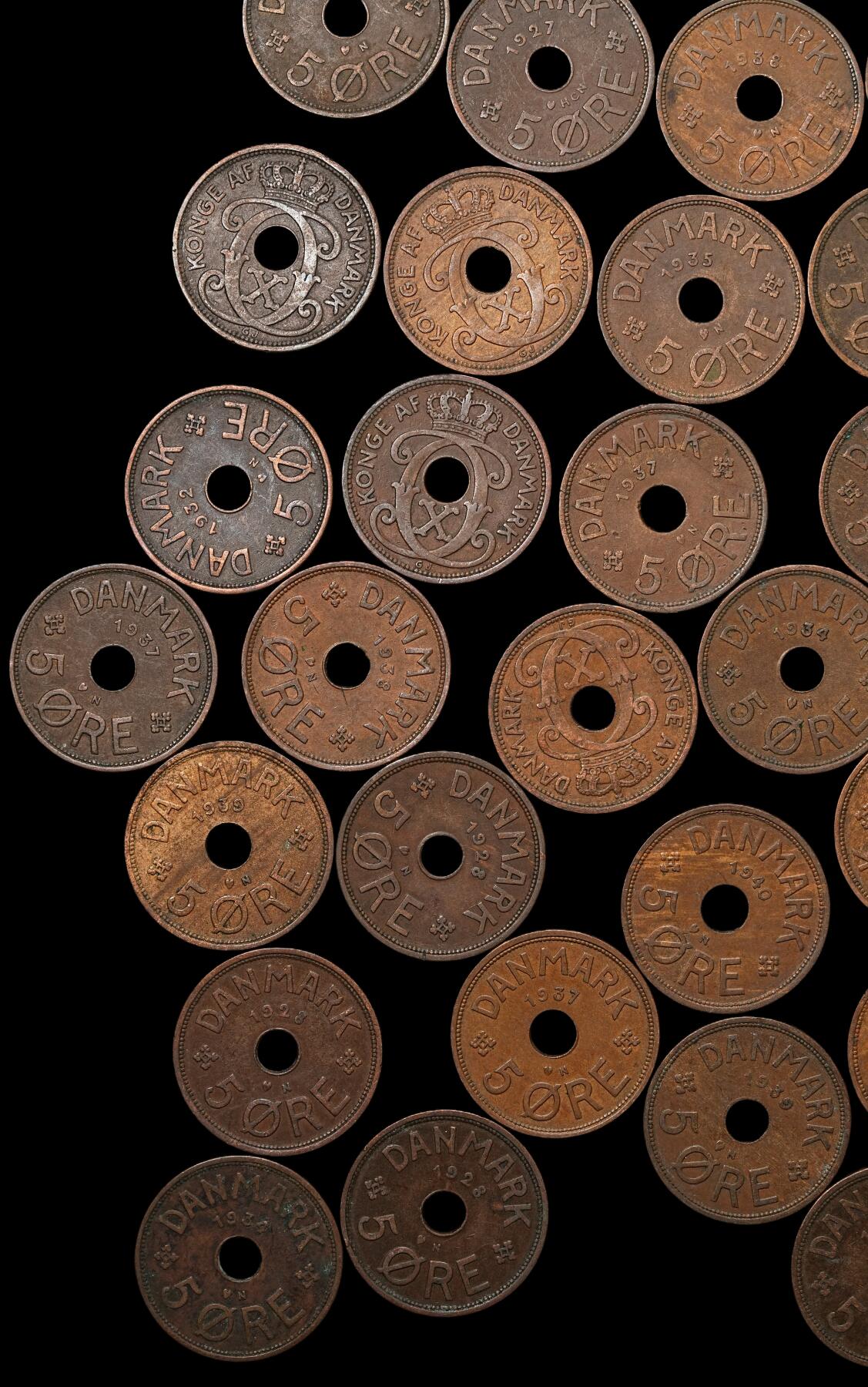 修遠堂世界钱币第104期 丹麦中孔5欧尔铜币50枚，1927-1940年