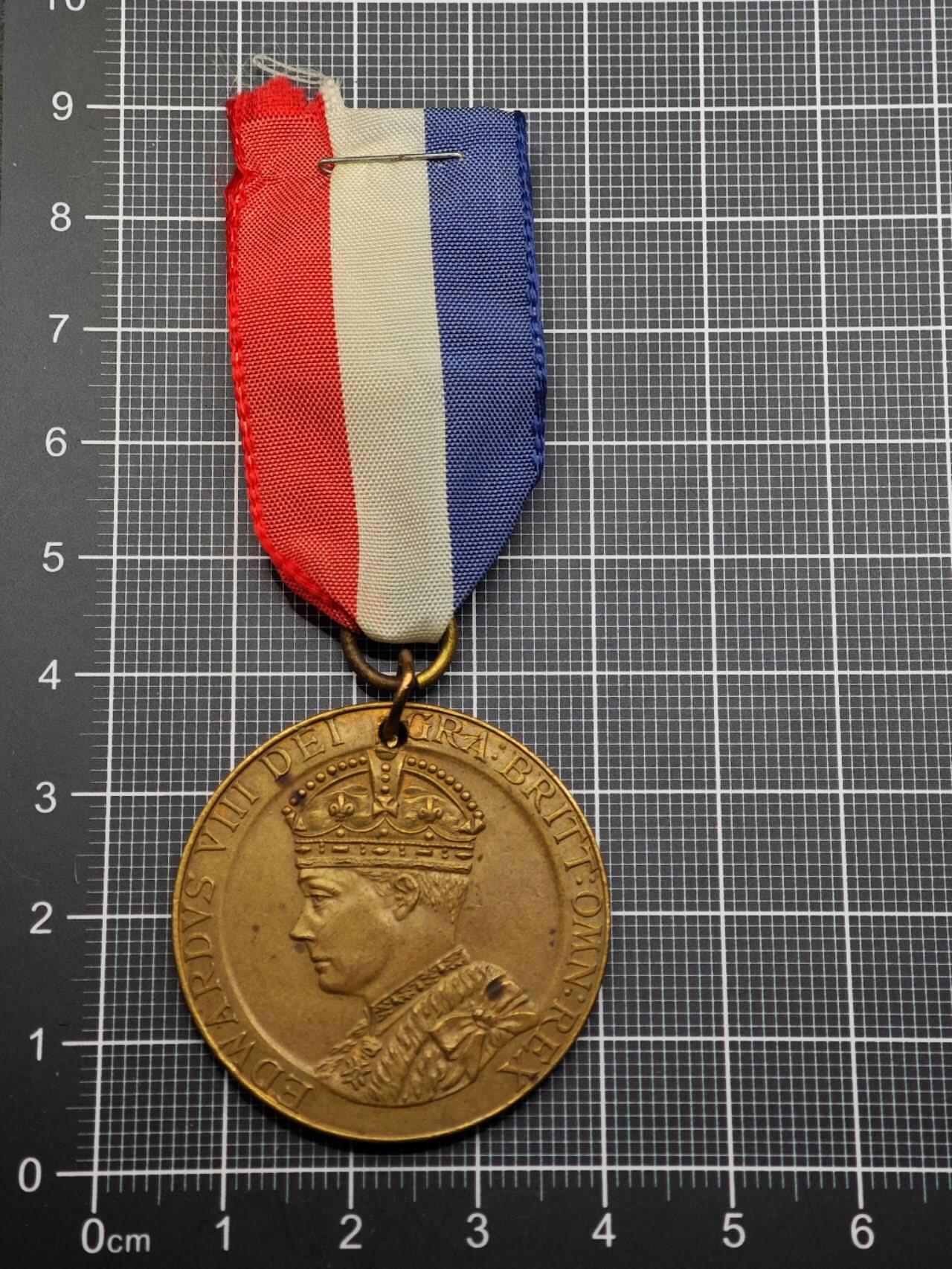  【淘币小摊】限时拍第八百六十八拍   章牌场   年前最后一周之前预留8号9号全部发出请更换最新收货地址不方便收货的请勿参拍或者顺丰到付  英国爱德华八世加冕纪念章少见