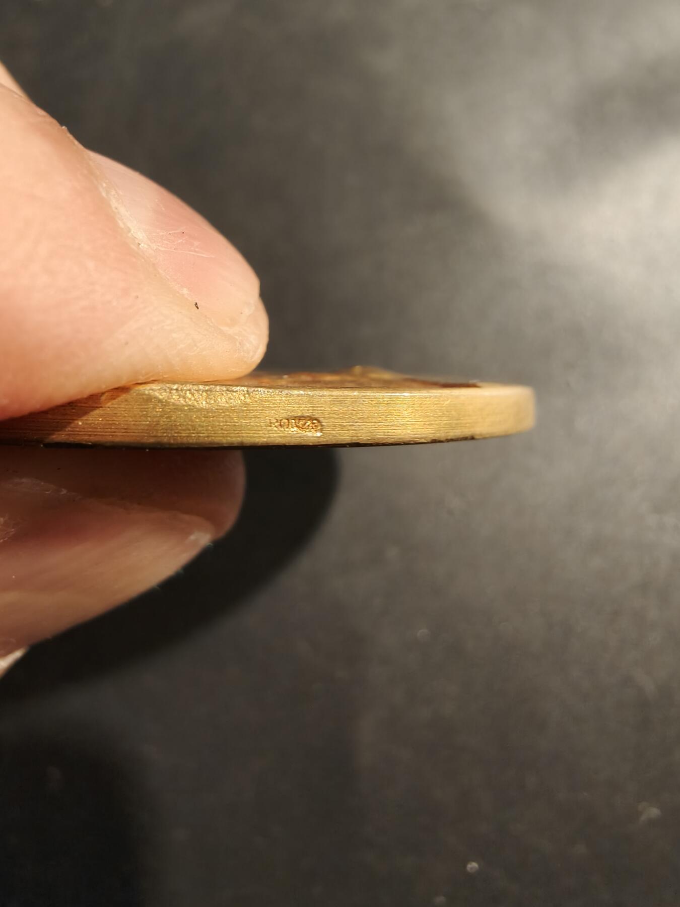 老王徽章第181期 1928年法国学徒和青年工人展览会镀金大铜章     原盒     大师Rasumny作品      直径50mm     重量42.2g