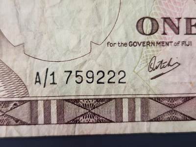 2月8号晚上8点 外国纸币自动截拍第21场 - A1首发第一版斐济1元 原票