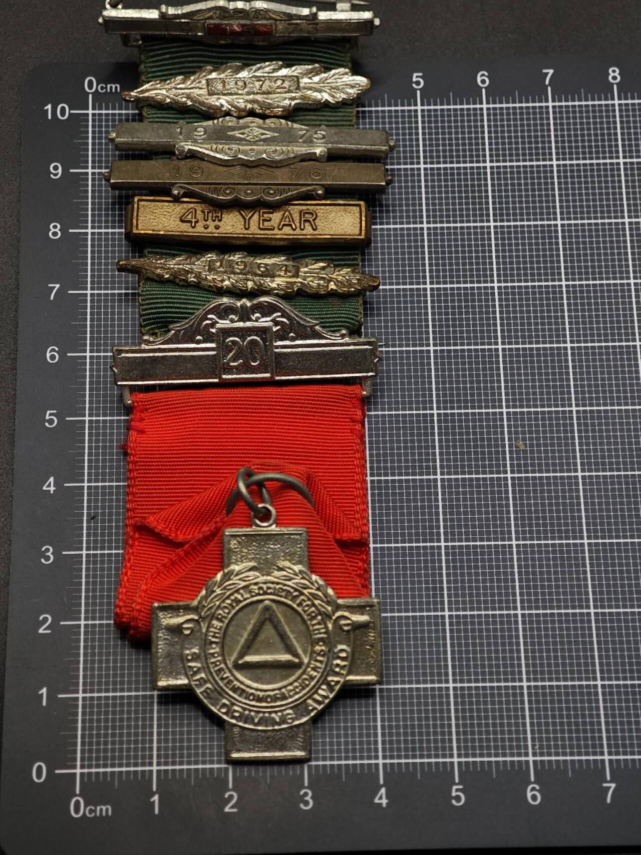  【淘币小摊】限时拍第八百六十八拍   章牌场   年前最后一周之前预留8号9号全部发出请更换最新收货地址不方便收货的请勿参拍或者顺丰到付  英国安全驾驶奖章