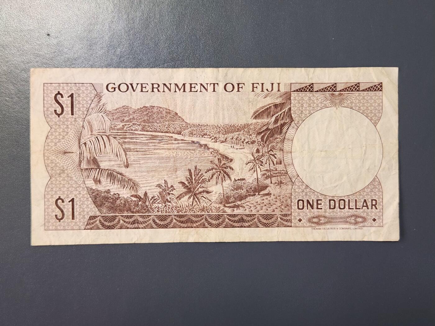 2月8号晚上8点 外国纸币自动截拍第21场 A1首发第一版斐济1元 原票