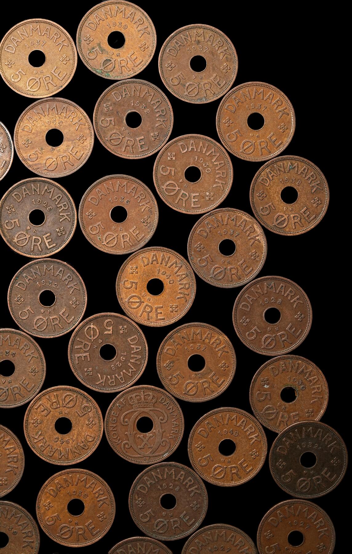 修遠堂世界钱币第104期 丹麦中孔5欧尔铜币50枚，1927-1940年