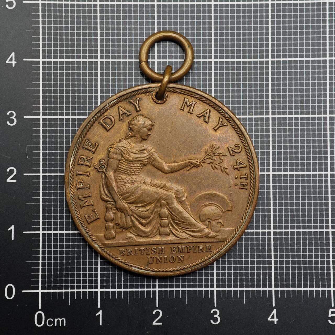  【淘币小摊】限时拍第八百六十八拍   章牌场   年前最后一周之前预留8号9号全部发出请更换最新收货地址不方便收货的请勿参拍或者顺丰到付  英国帝国日纪念章